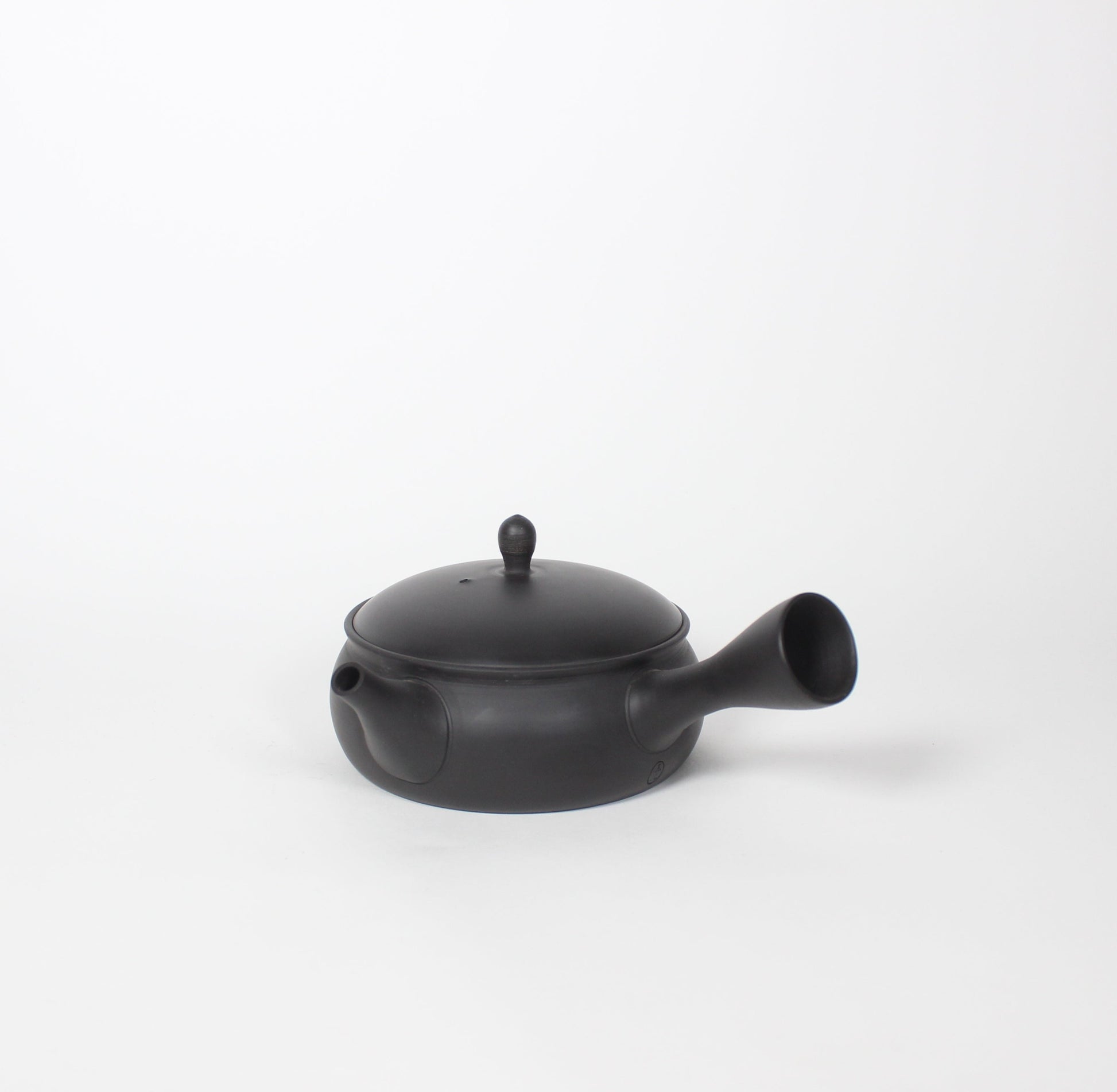 Japanese Tokoname Ceramic Kyusu Round Tea Pot, Black