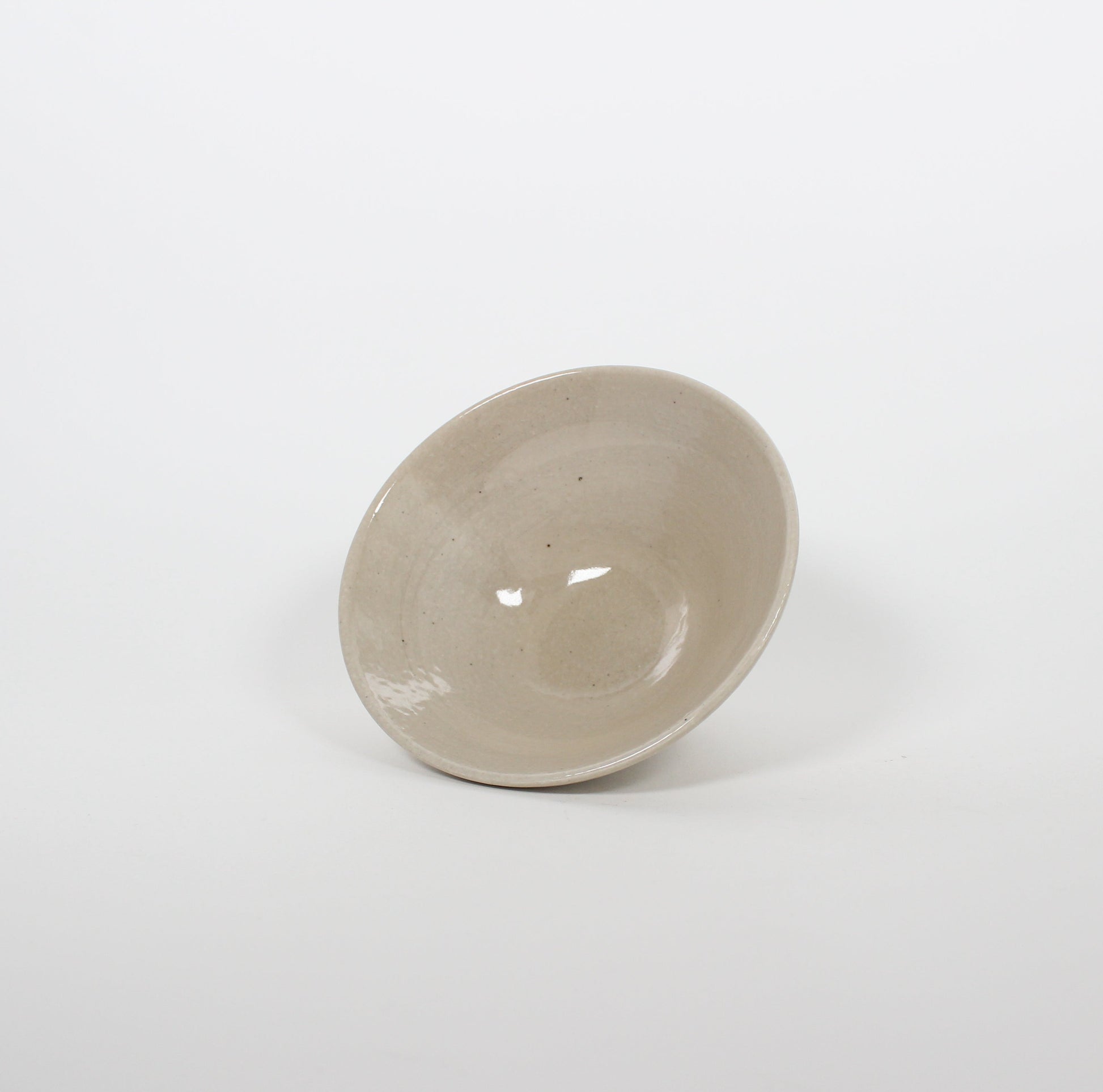 Japanese Shigaraki Ceramic Glossy Beige Brush Work Tea Bowl