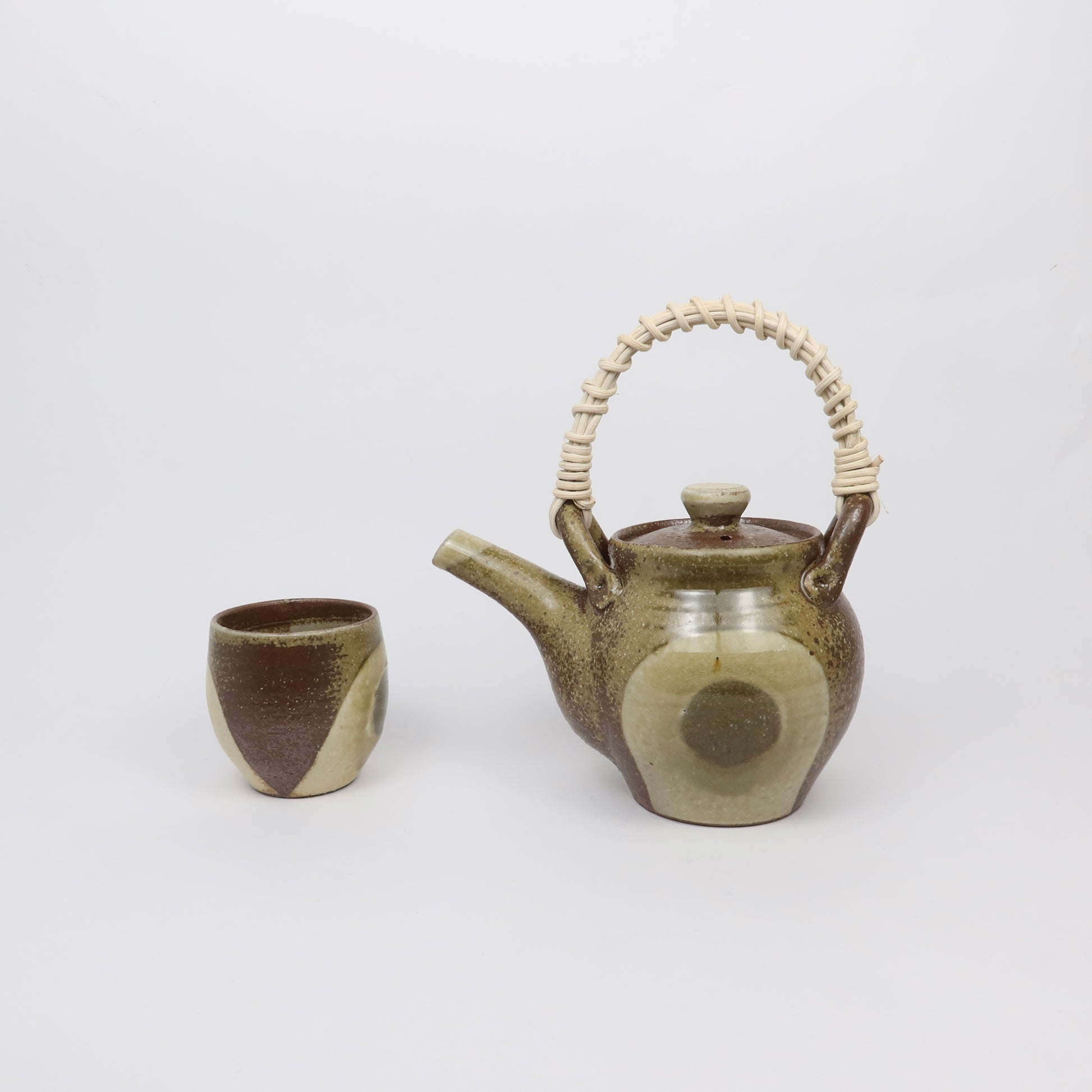 Japanese Shigaraki Dobin 土瓶 Tea Pot with Rattan Handle