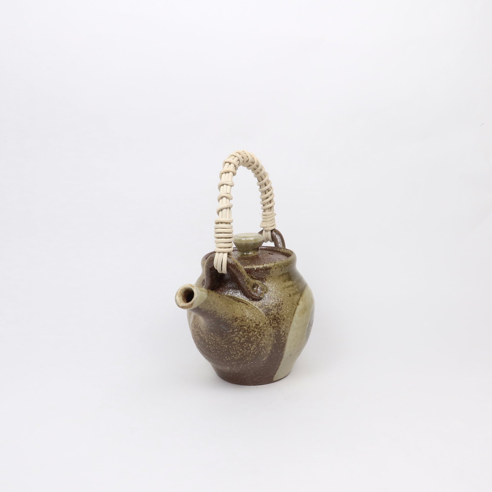 Japanese Shigaraki Dobin 土瓶 Tea Pot with Rattan Handle