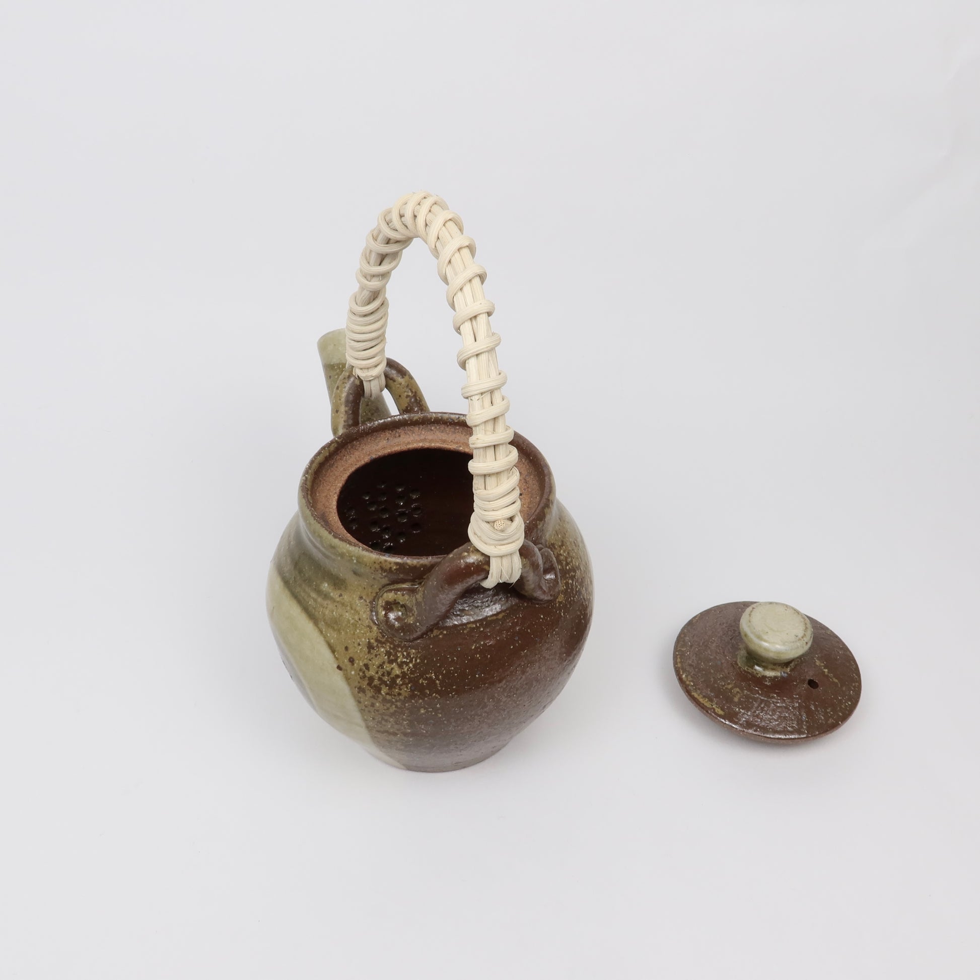 Japanese Shigaraki Dobin 土瓶 Tea Pot with Rattan Handle
