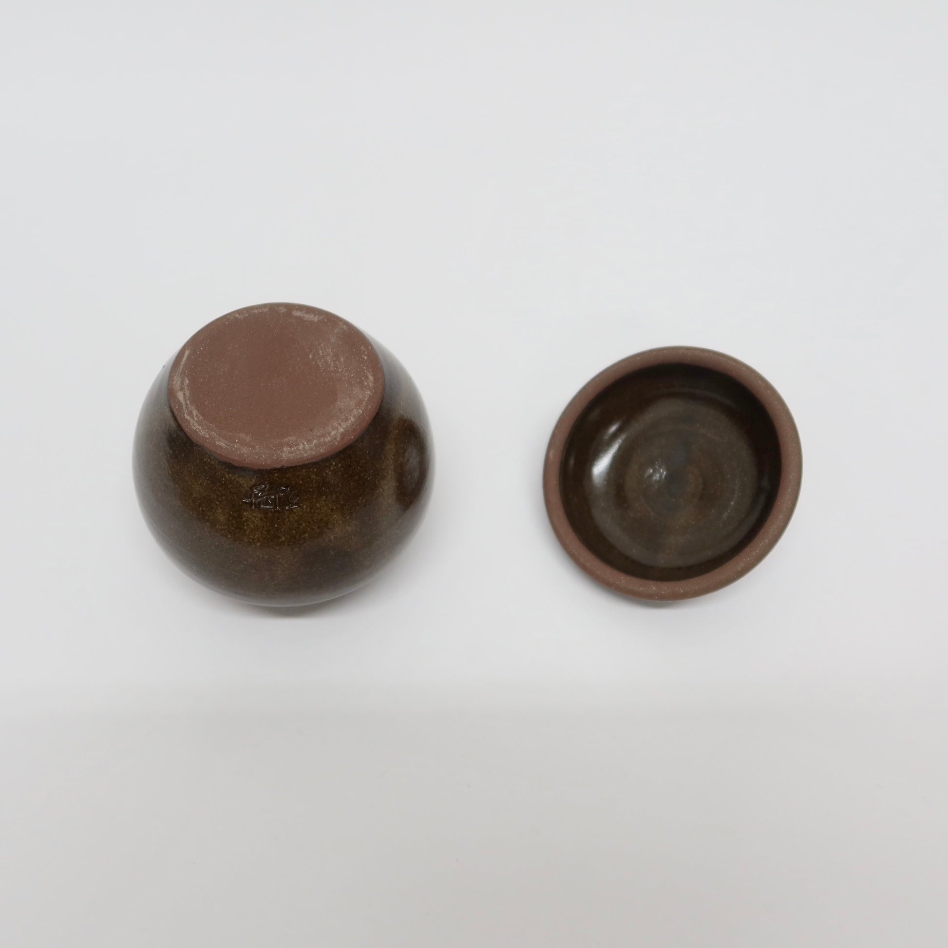 Korean Onggi Earthenware &#39;Yeonbong&#39; Jar