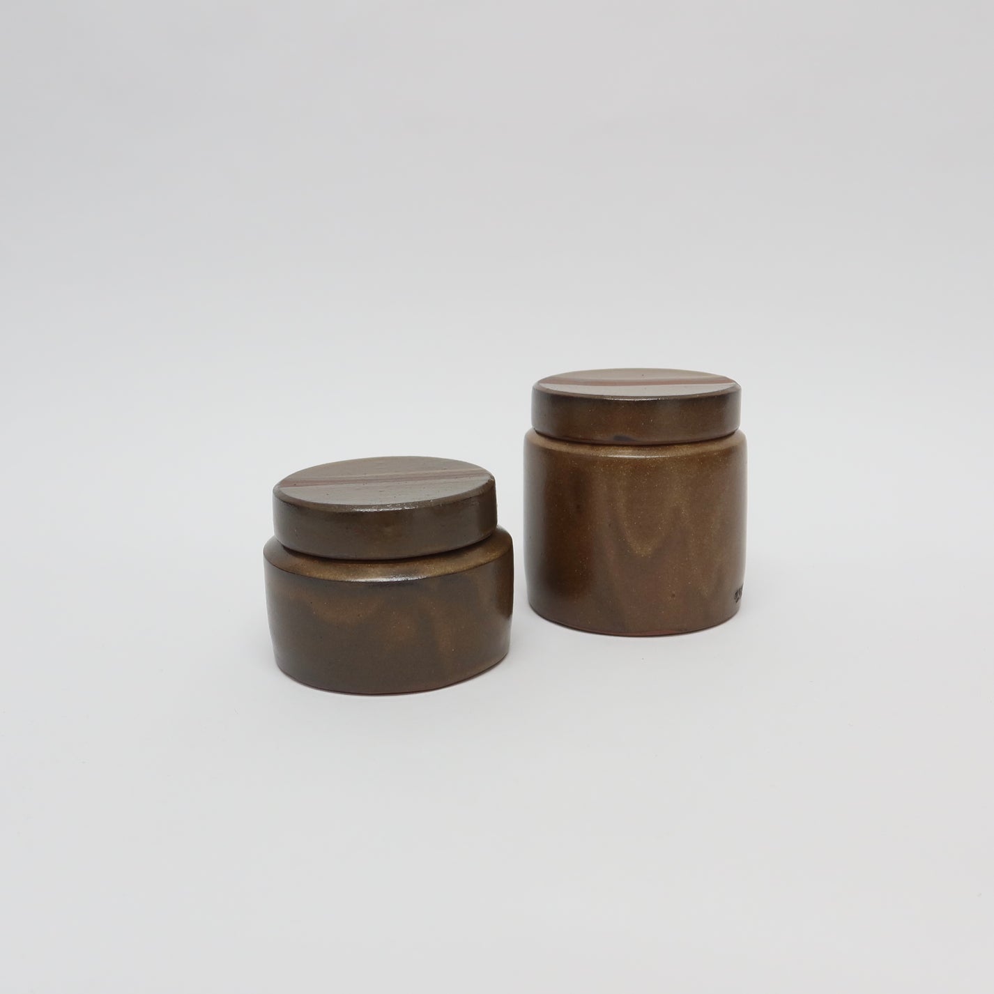Korean Onggi Earthenware Flat Jar with Lid, 2 Sizes
