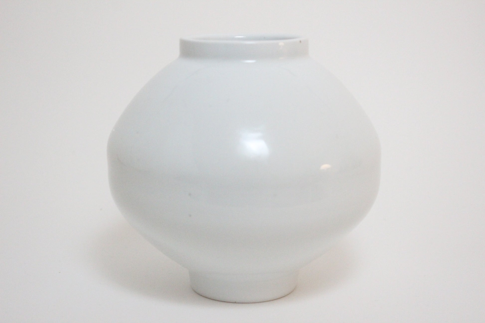 Korean Baekja Porcelain Dalhangari Moon Jar