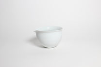 Ceramic tea serving pitcher/tea bowl