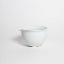 Ceramic tea serving pitcher/tea bowl