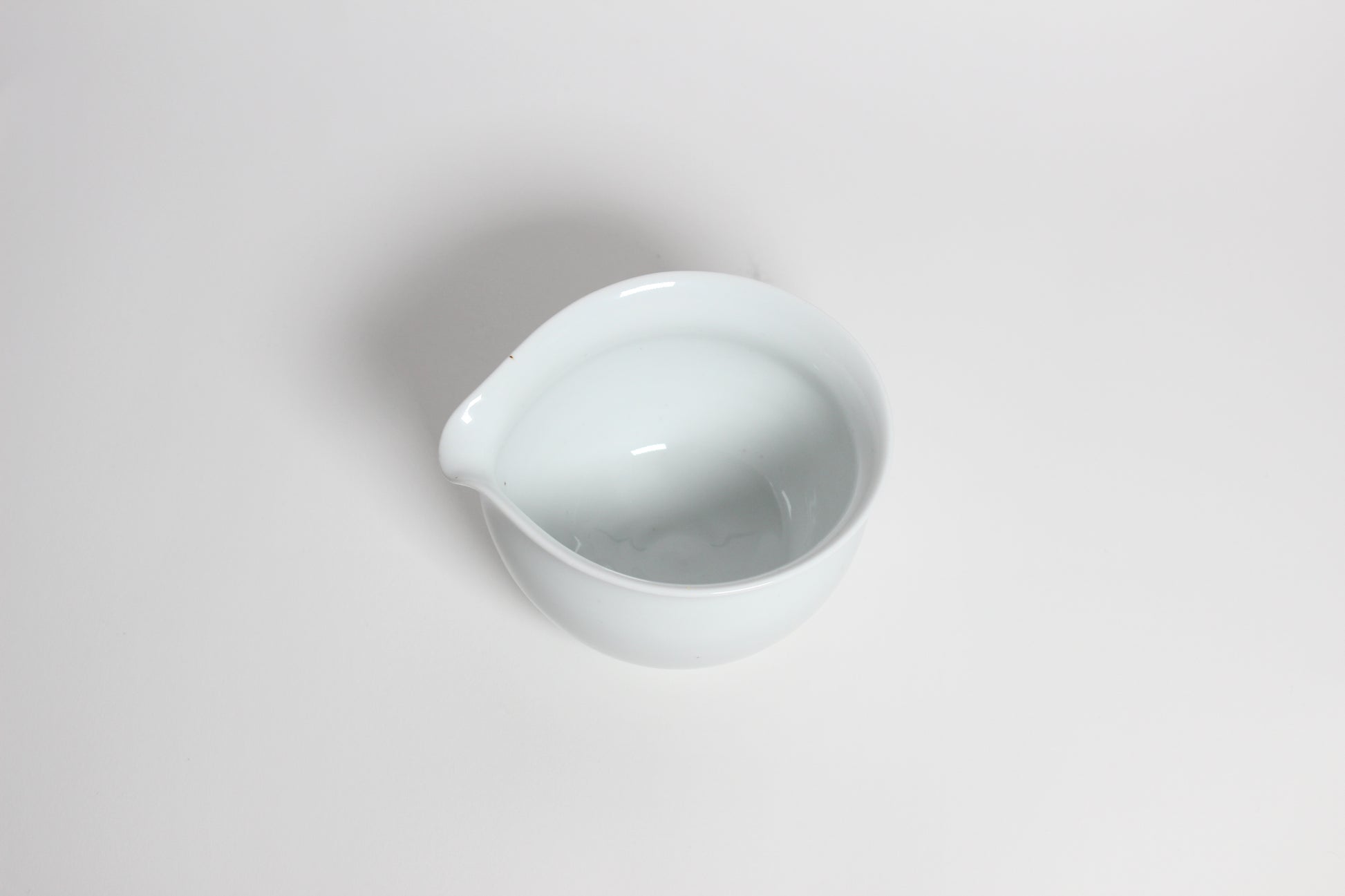 Ceramic tea serving pitcher/tea bowl