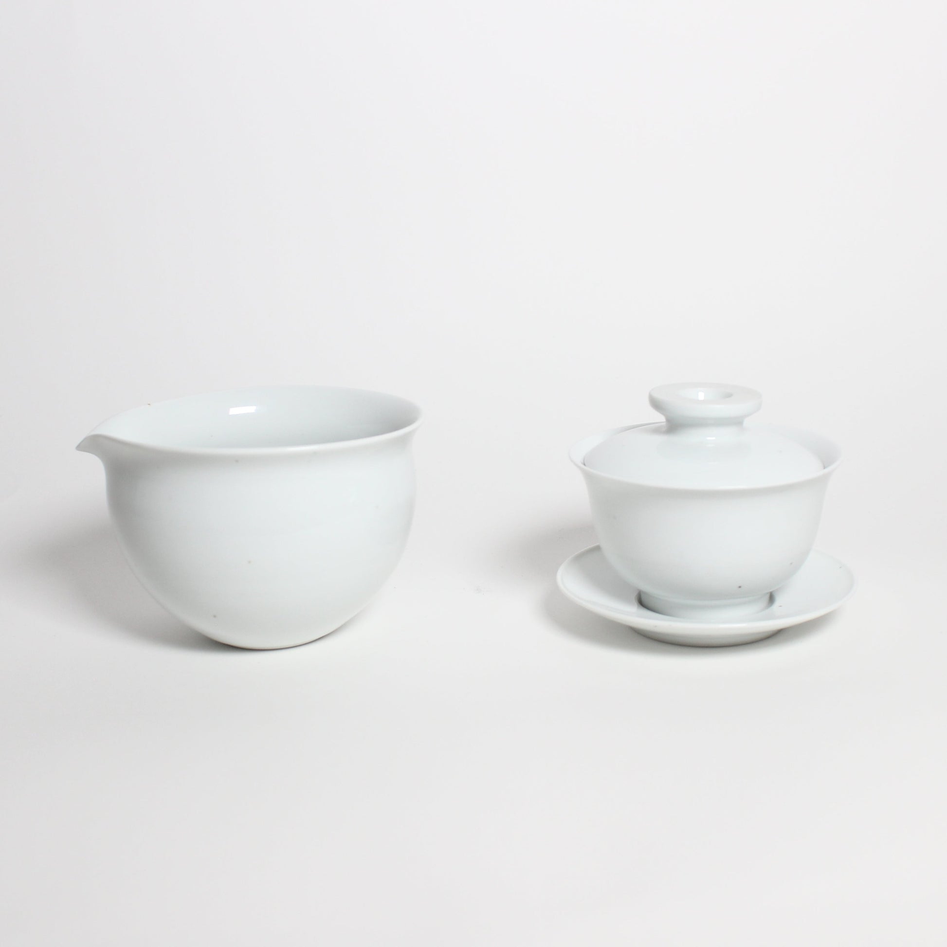 Ceramic tea serving pitcher/tea bowl