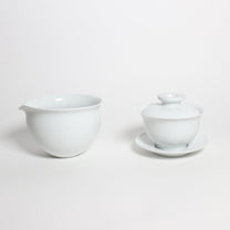 Ceramic tea serving pitcher/tea bowl
