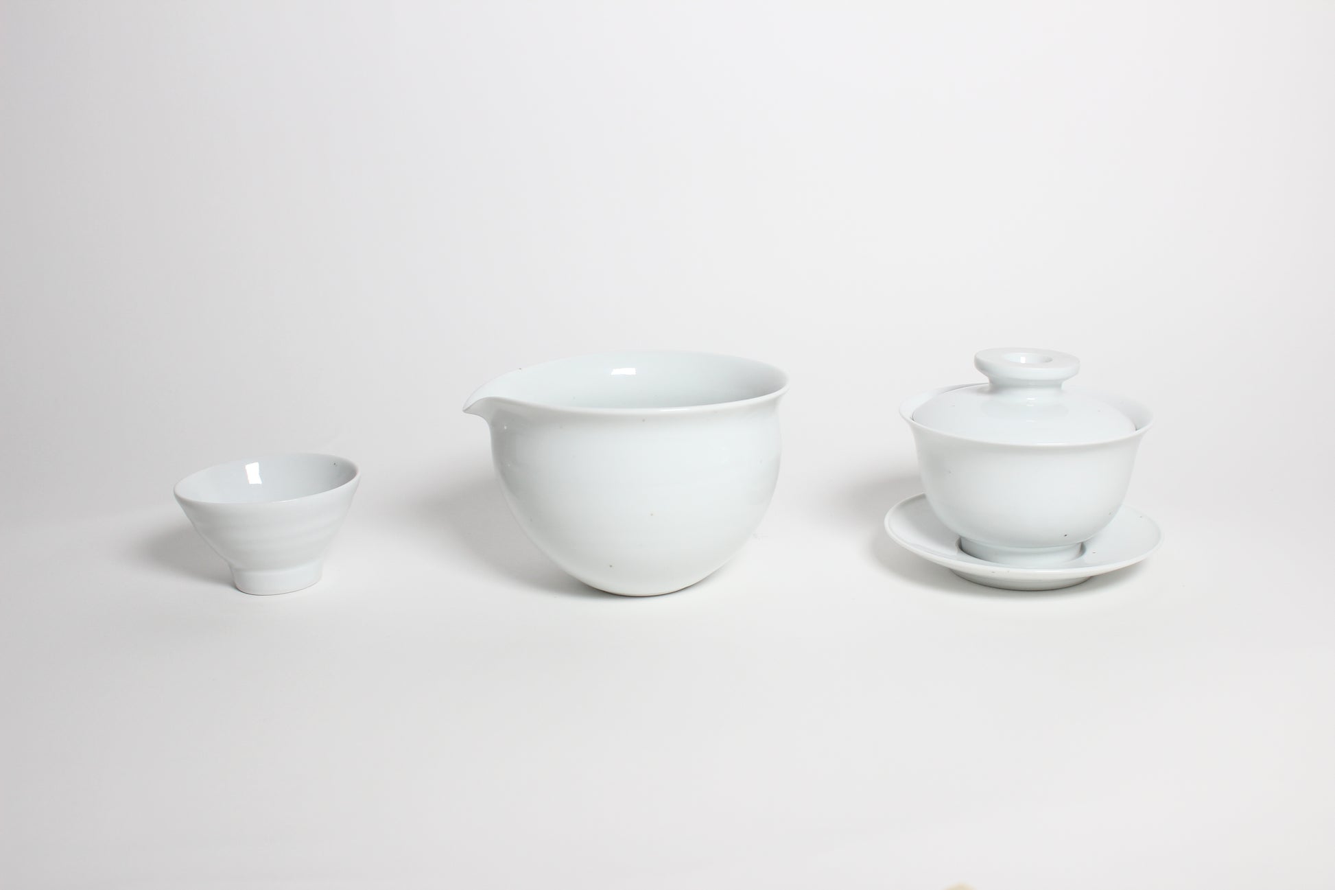Ceramic tea serving pitcher/tea bowl