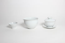 Ceramic tea serving pitcher/tea bowl
