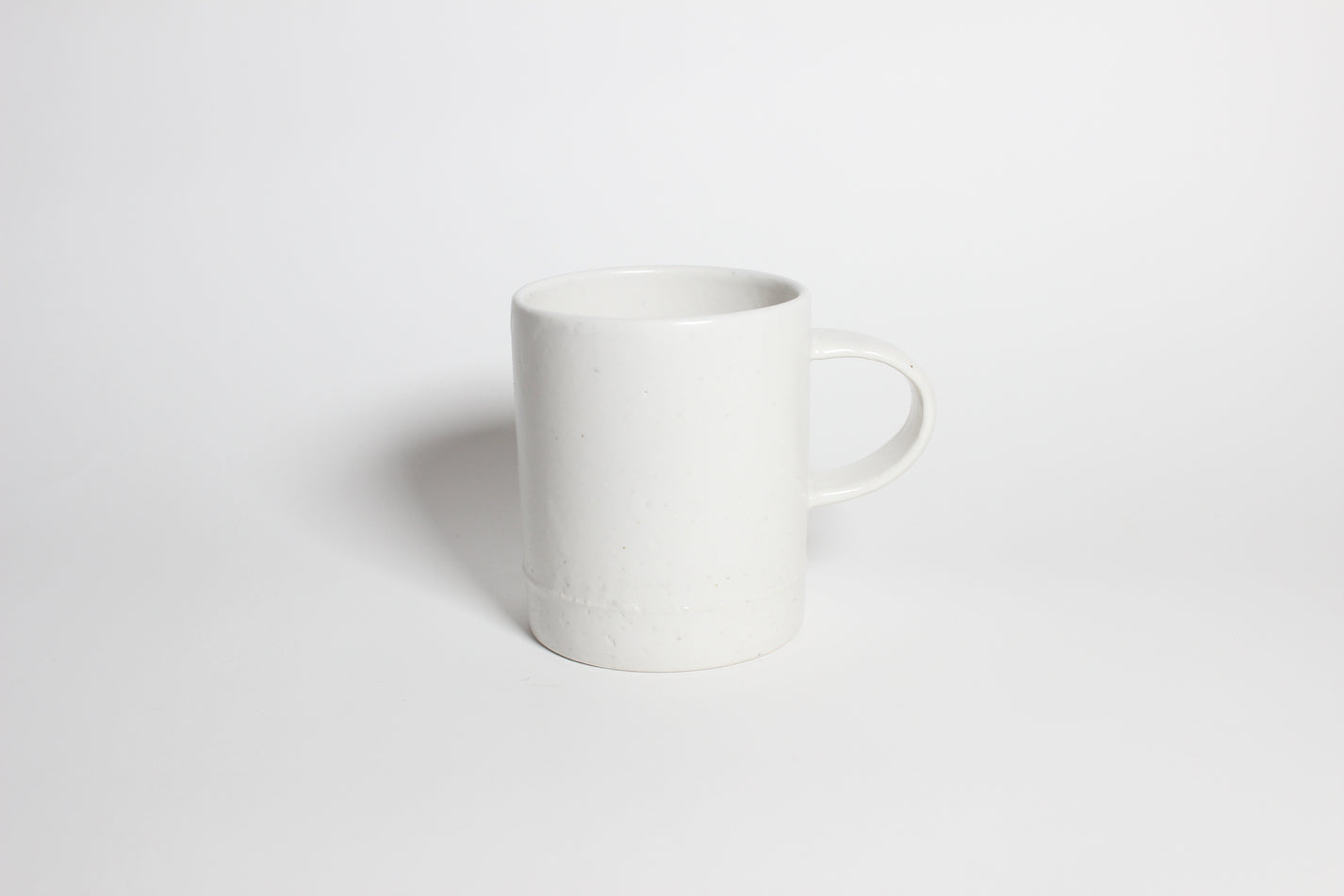 (KR) Ceramic mug in soft cream