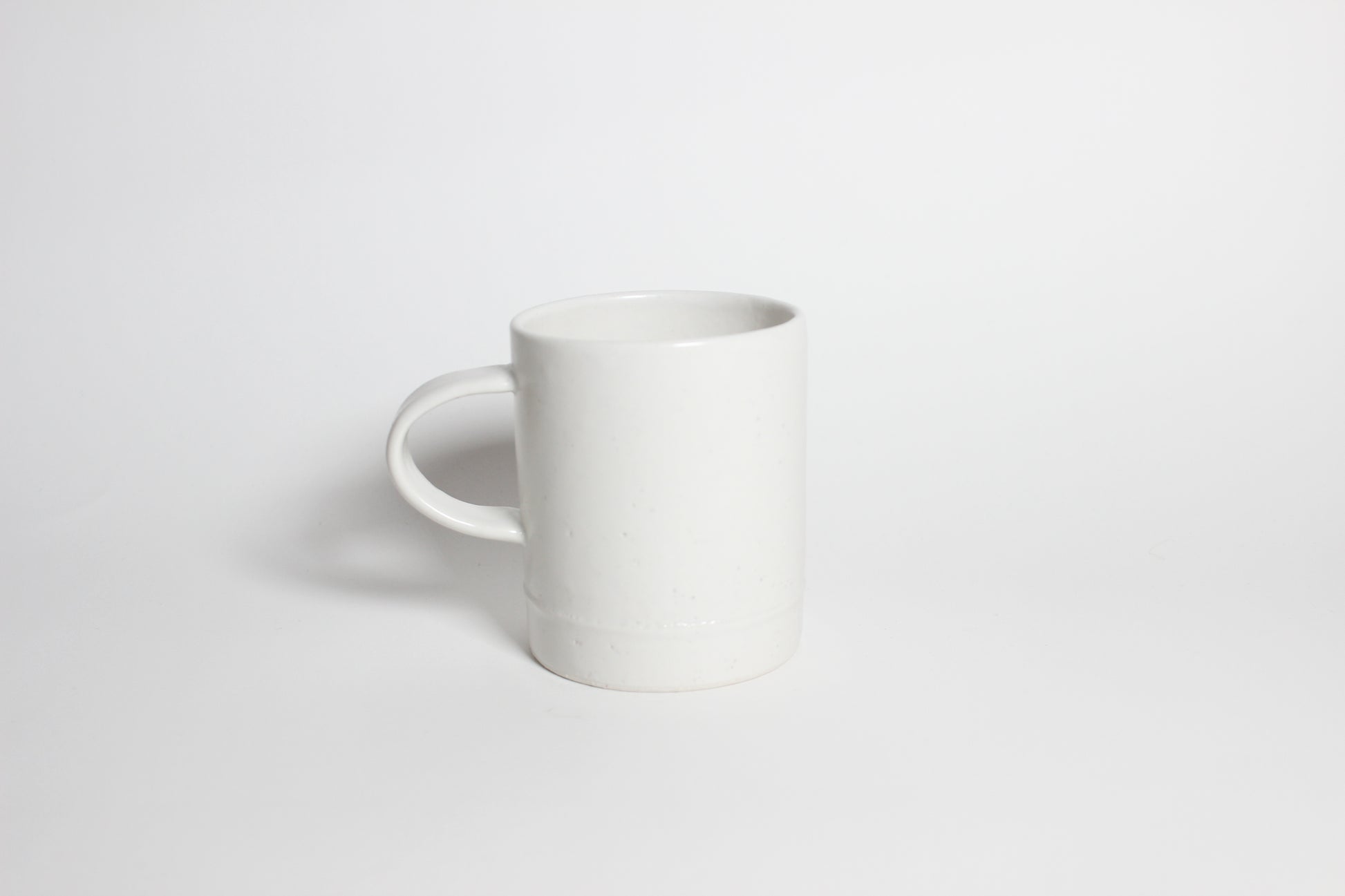 (KR) Ceramic mug in soft cream