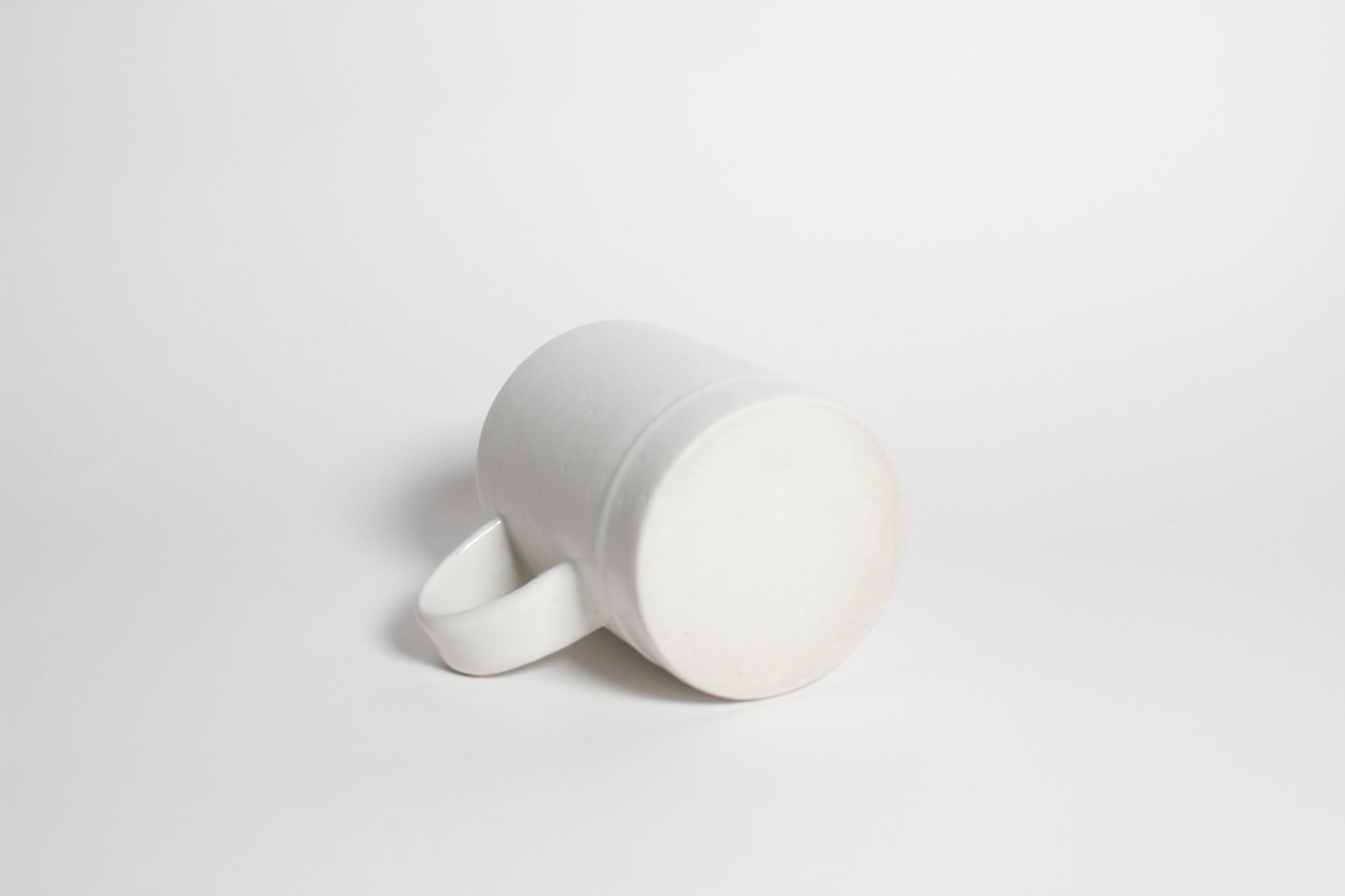 (KR) Ceramic mug in soft cream