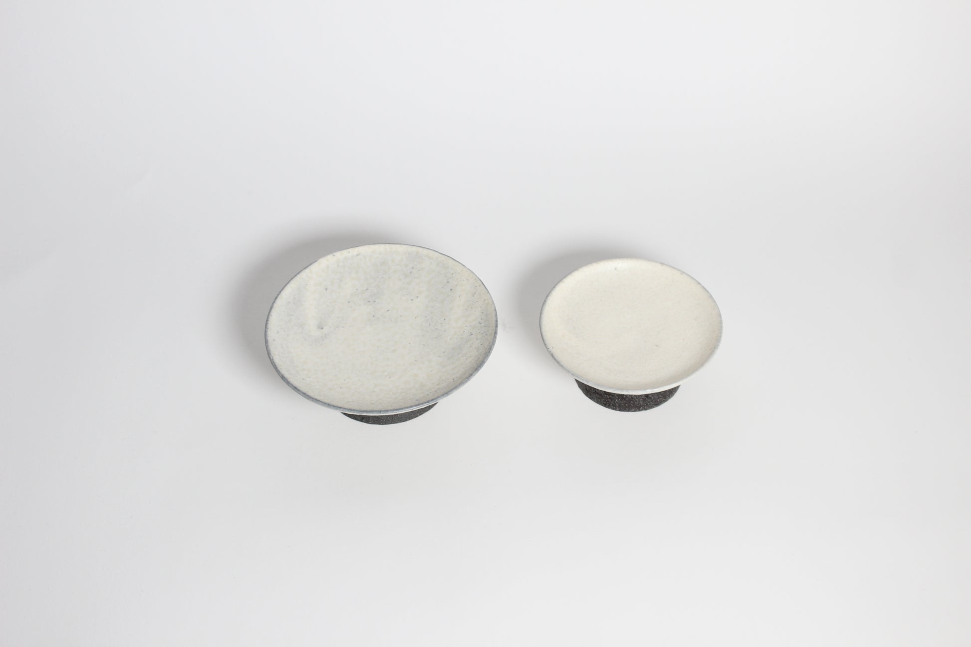 Korean buncheong ceramic highstand plates