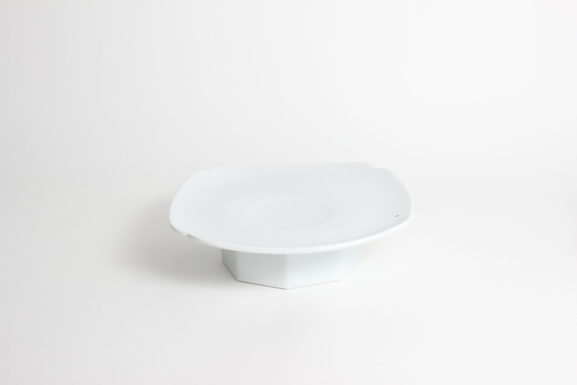 Korean Baekja Porcelain Tea Pot &amp; High Stand Tray
