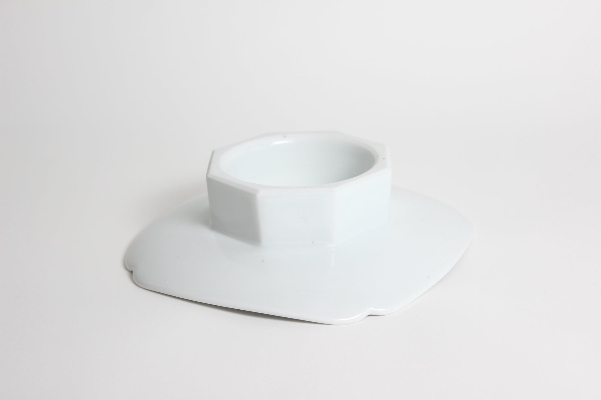 Korean Baekja Porcelain Tea Pot &amp; High Stand Tray