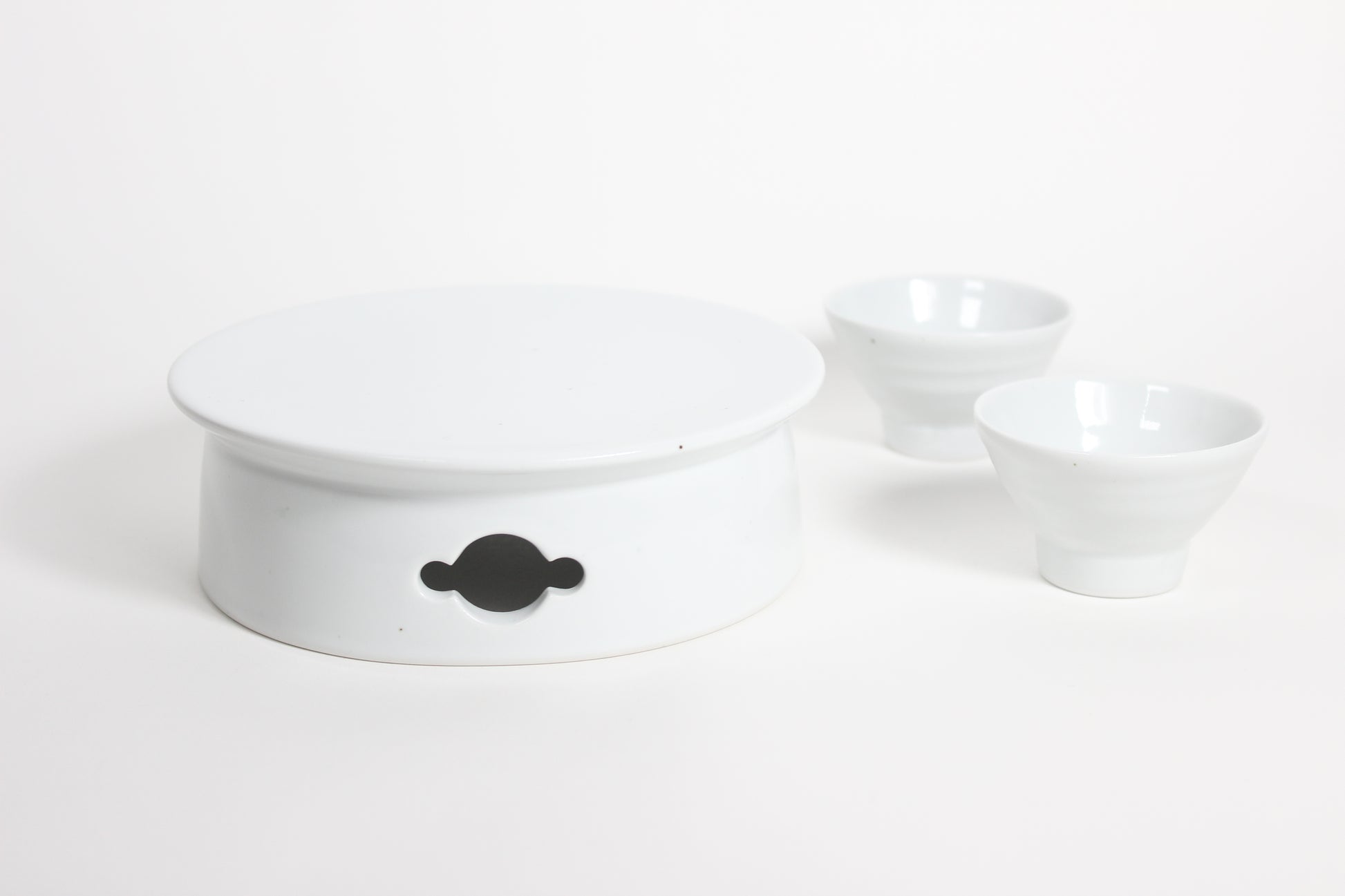 Korean Baekja White Porcelain Highstand Round Plates, L