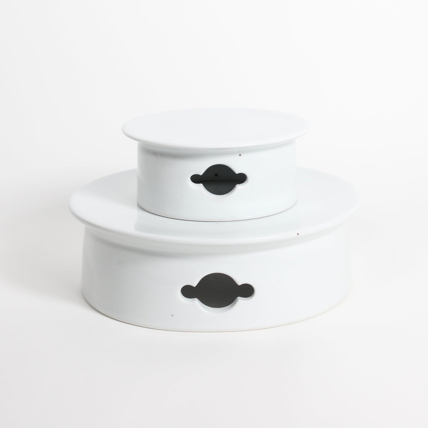 Korean Baekja White Porcelain Highstand Round Plates, L