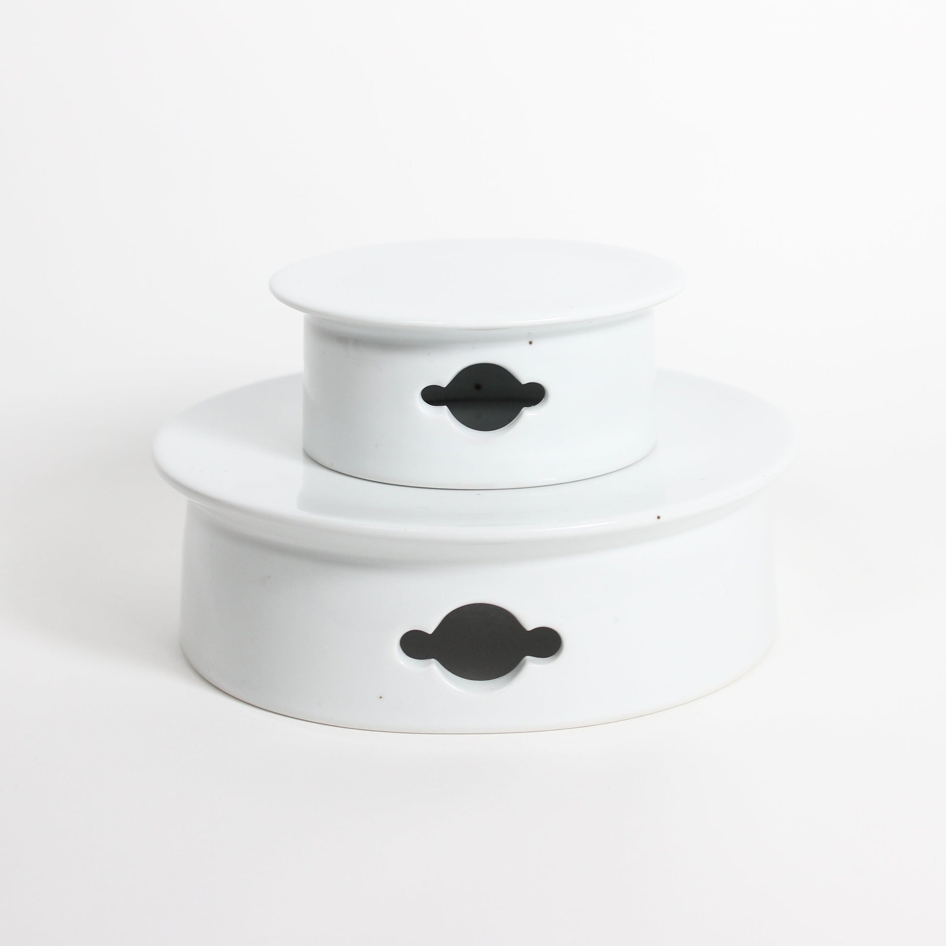 Korean Baekja White Porcelain Highstand Round Plates, L