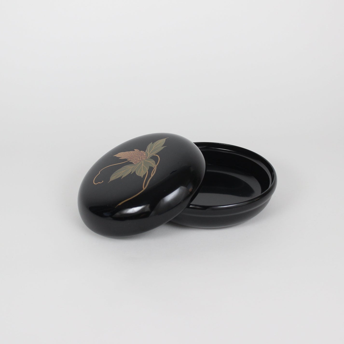 Japanese Urushi Lacquered Wooden Round Box, Kudzu Flower Motif