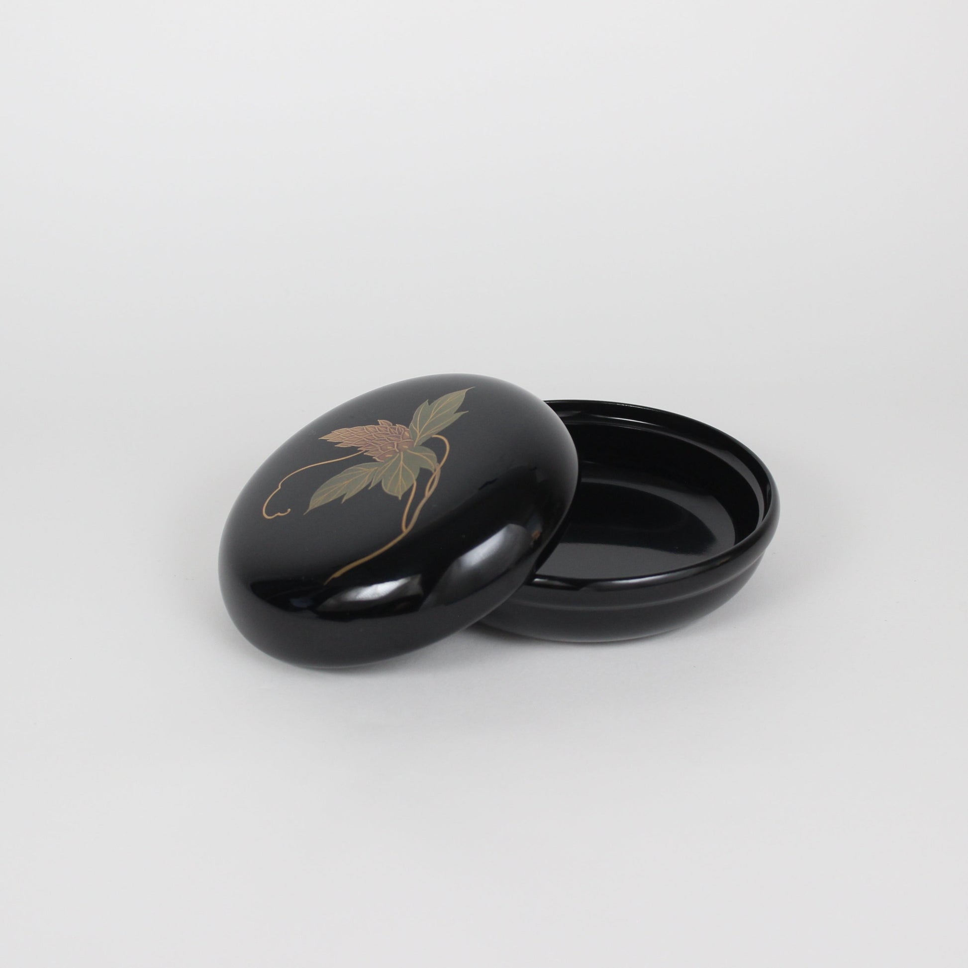 Japanese Urushi Lacquered Wooden Round Box, Kudzu Flower Motif