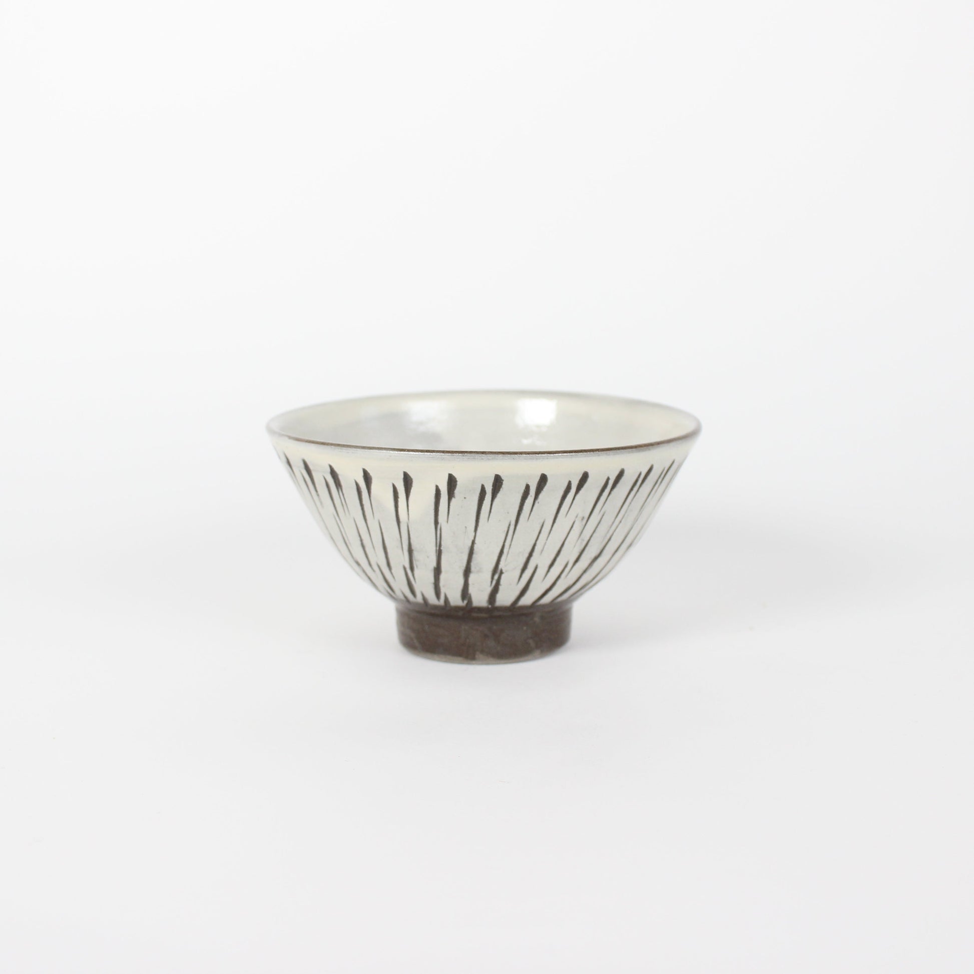 Japanese Onta-Yaki Tobikana Ceramic Bowl