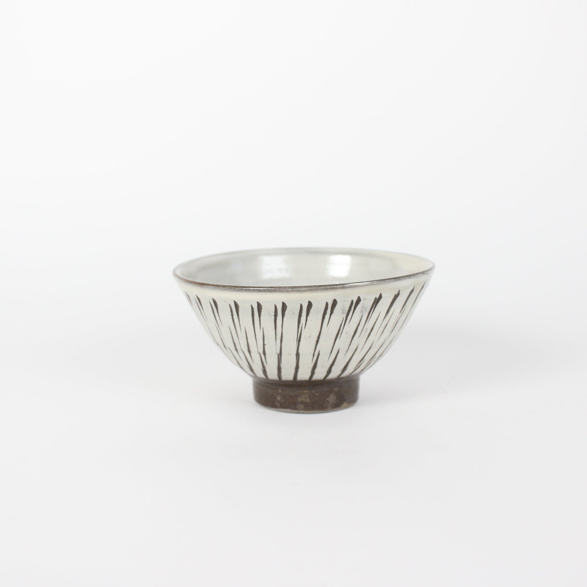 Japanese Onta-Yaki Tobikana Ceramic Bowl