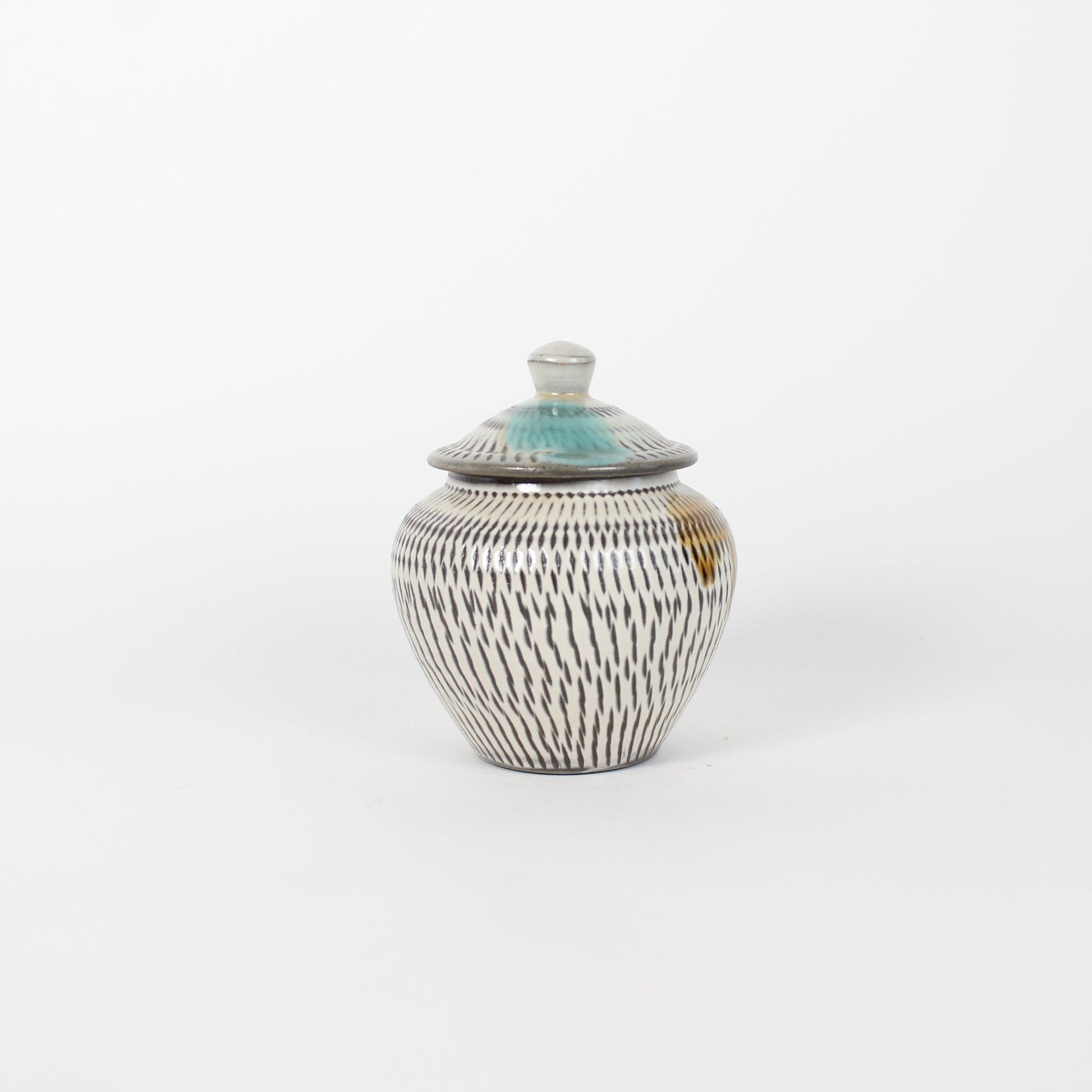 Japanese Onta-Yaki Tobikana Ceramic Lidded Jar