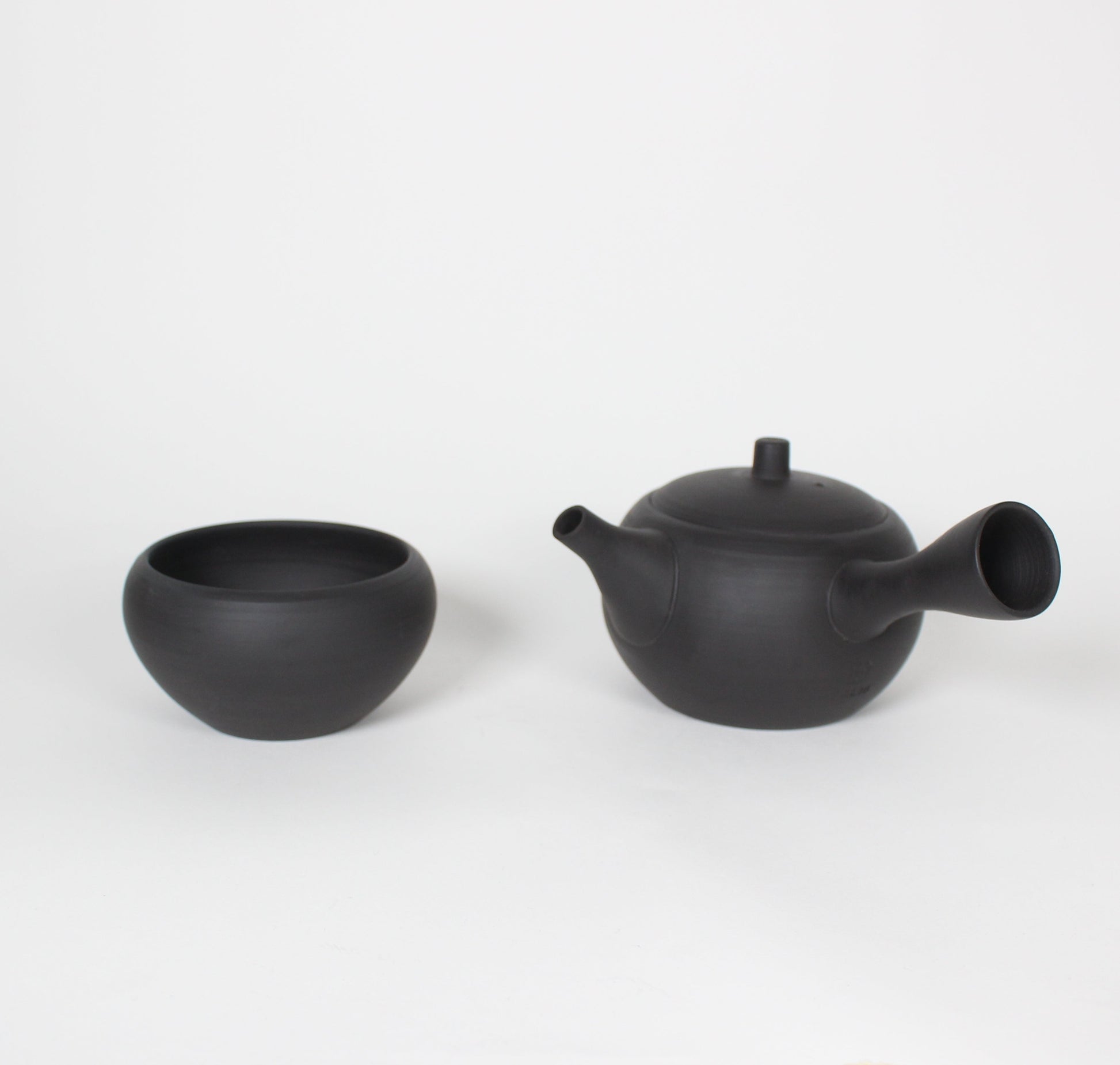 Japanese Tokoname Ceramic Kyusu Tea Pot, Unglazed Iron Black