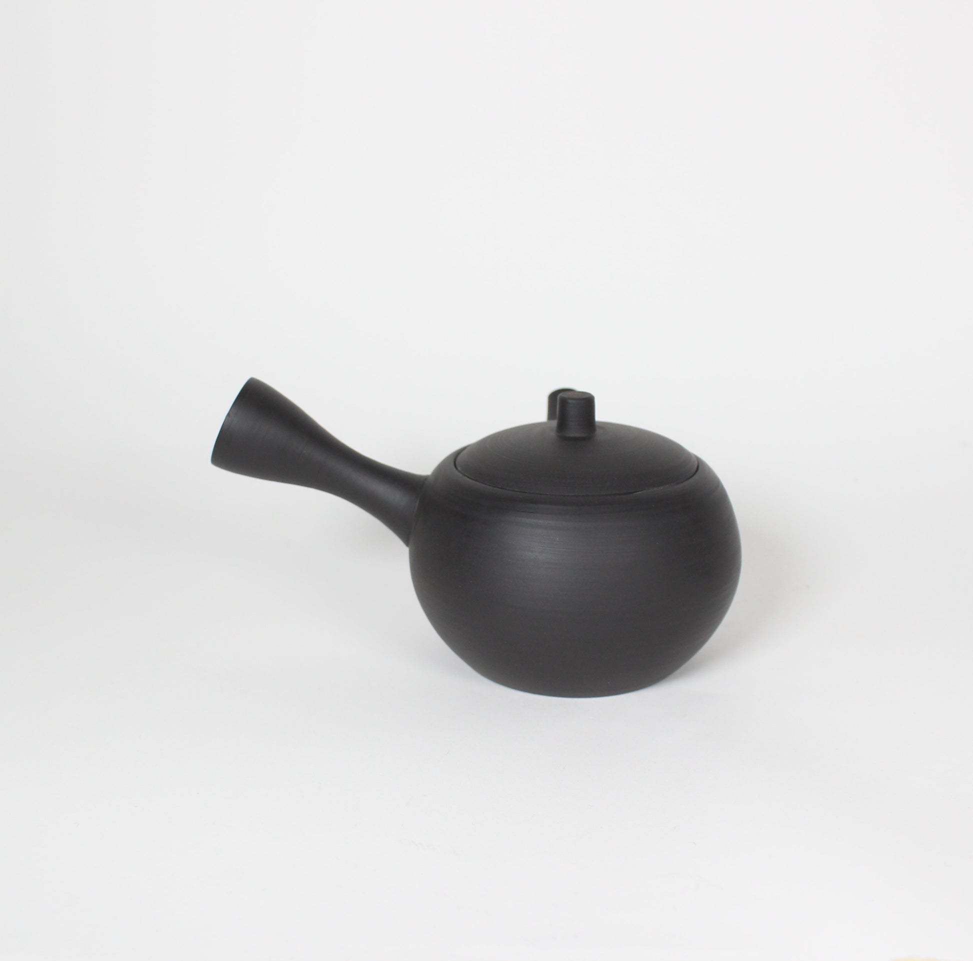 Japanese Tokoname Ceramic Kyusu Tea Pot, Unglazed Iron Black