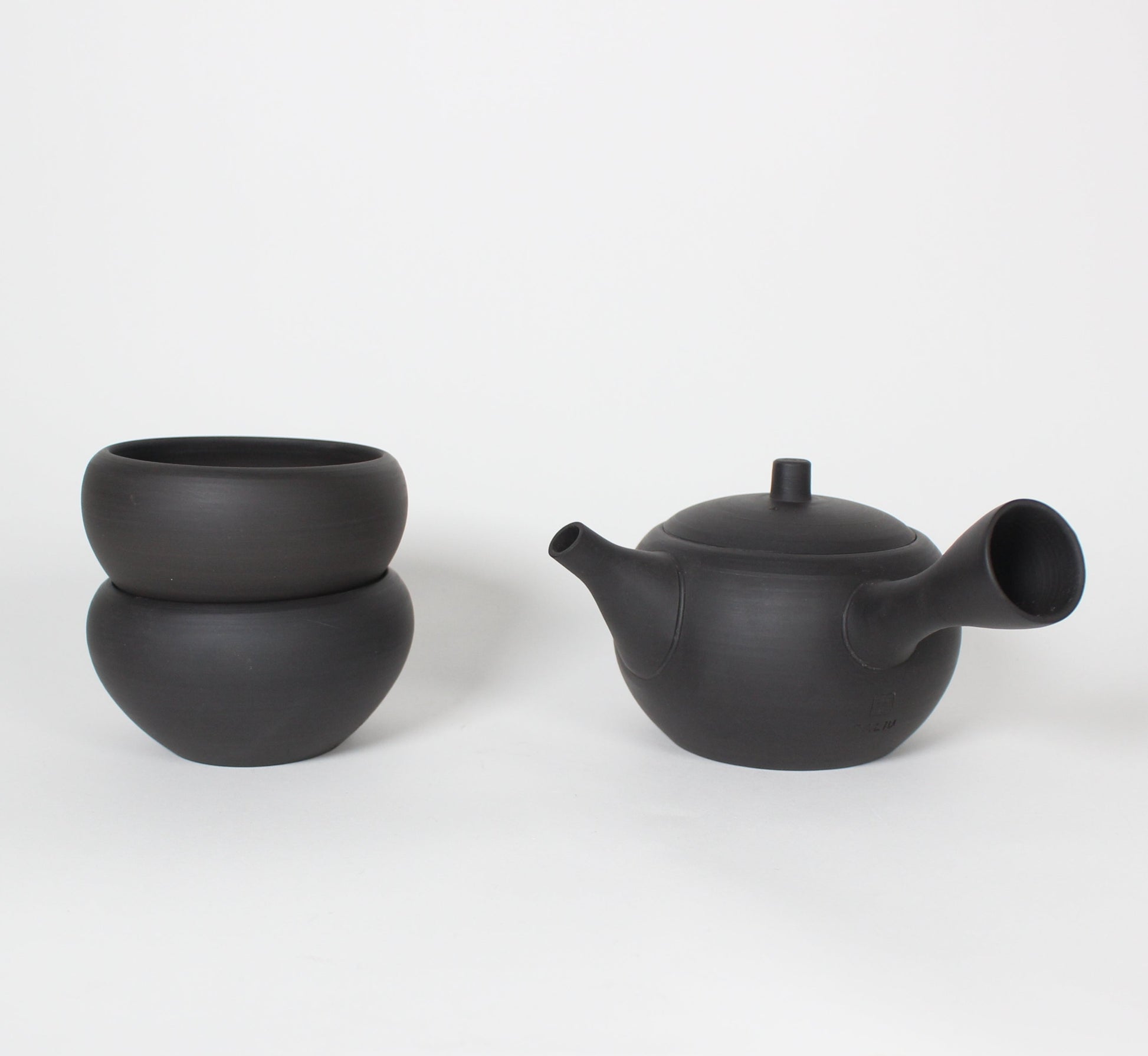 Japanese Tokoname Ceramic Kyusu Tea Pot, Unglazed Iron Black