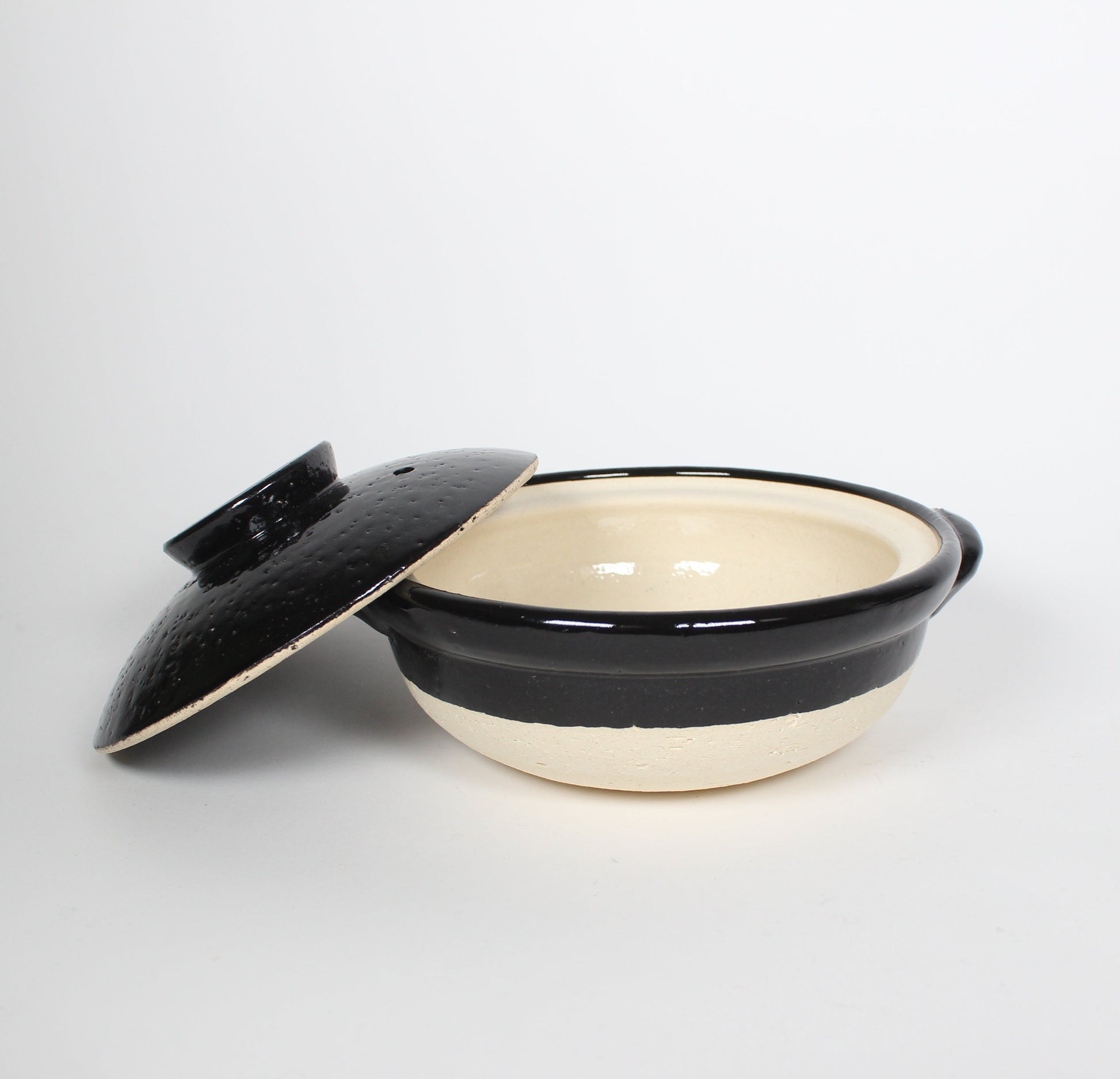 Japanese Iga-yaki Donabe Cooking Pot, Black, 2 Sizes