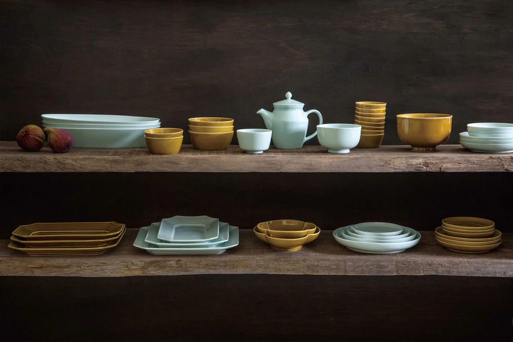 Japanese Mizu-mizu Porcelain Floral Plate, M